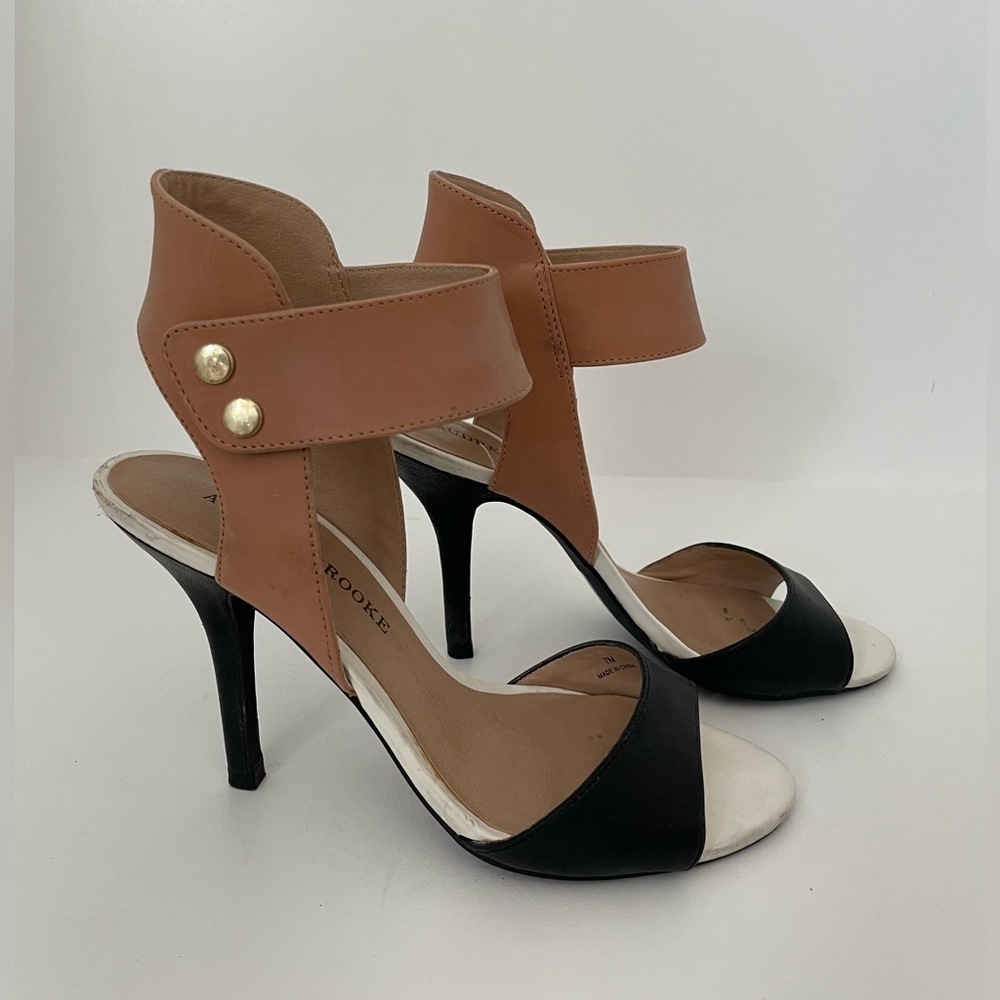 AUDREY BROOKE Tan/Black Ankle Strap Heels, Size 7